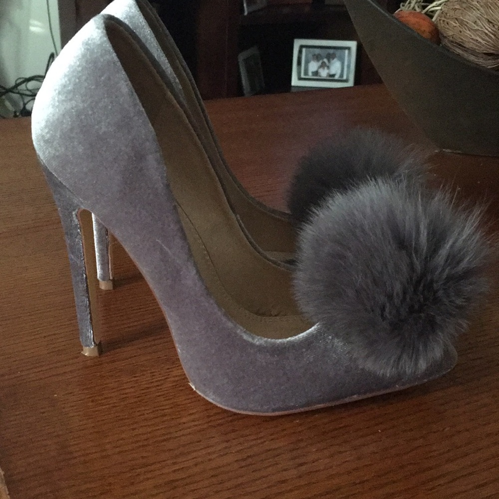 Grey Affair heel